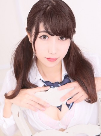 【8/18】《体験入店3日目》19歳現役女子大生♡書道八段・華道を嗜むパイパンお嬢様『まひめちゃん』