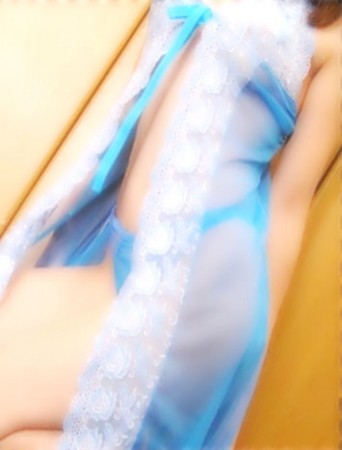 小柄な熟女【みさき】さんが当店に入店を致します